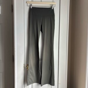 EUC UNIQLO Green Flared Yoga Pants